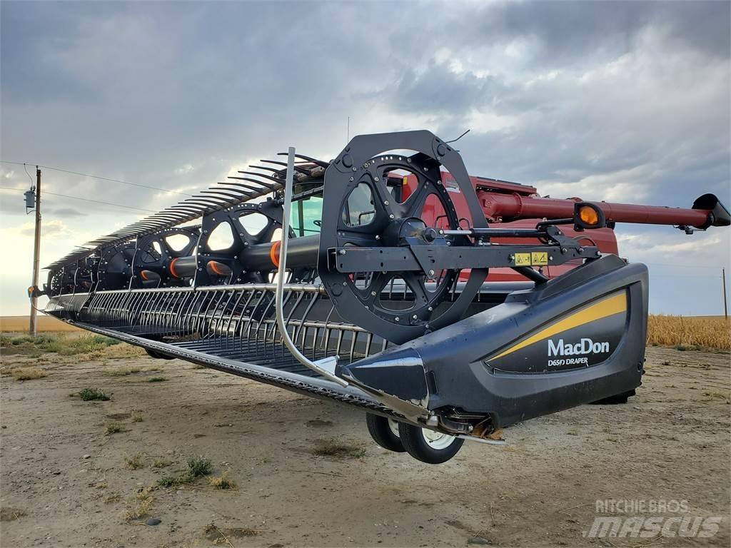 MacDon D65-D Зерноуборочные комбайны