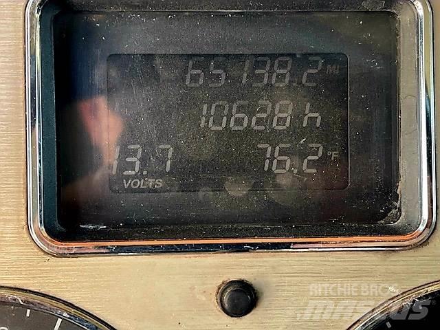 Mack GU713 Специальные грузовики