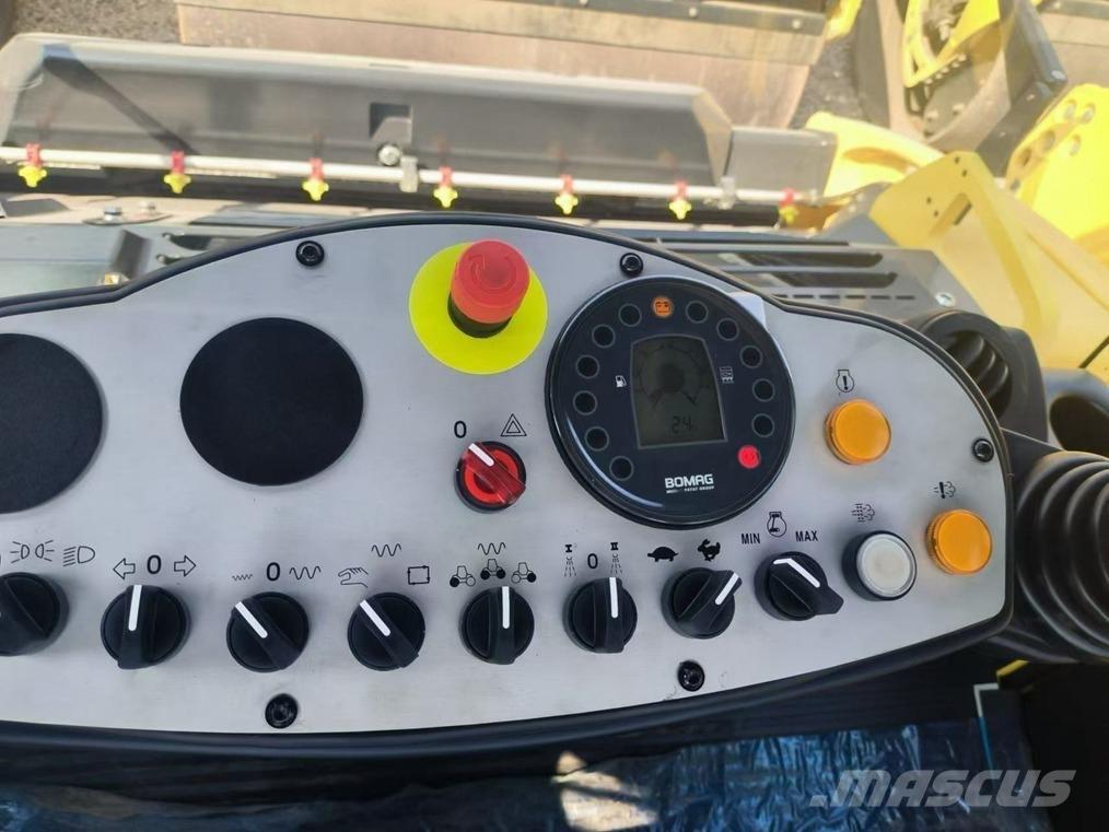 Bomag BW 203 AD-4 Катки тротуарные