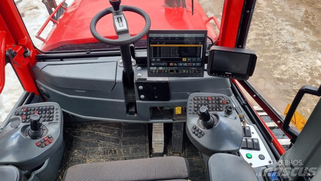 Komatsu 895 Форвардеры