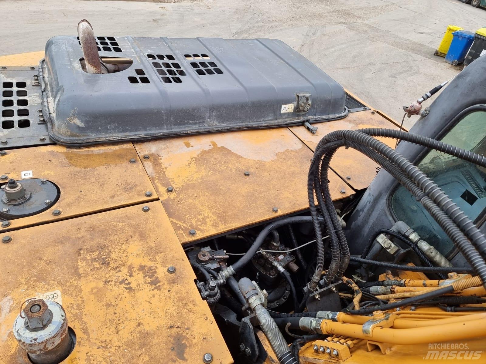 CASE CX 210 LC Гусеничные экскаваторы