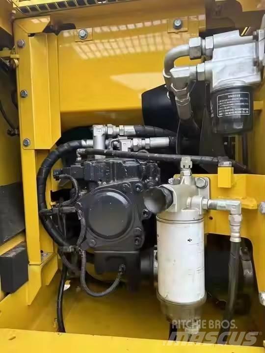 Komatsu PC120 Гусеничные экскаваторы