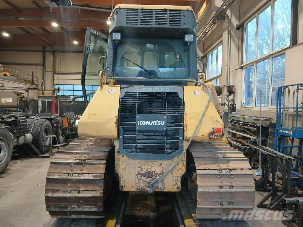 Komatsu D 51 PX-22 Гусеничные бульдозеры