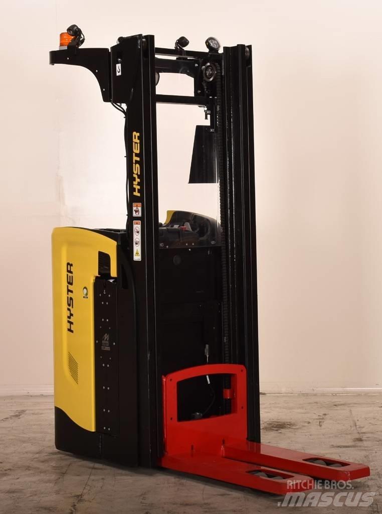 Hyster RS1.6 Самоходные электроштабелёры
