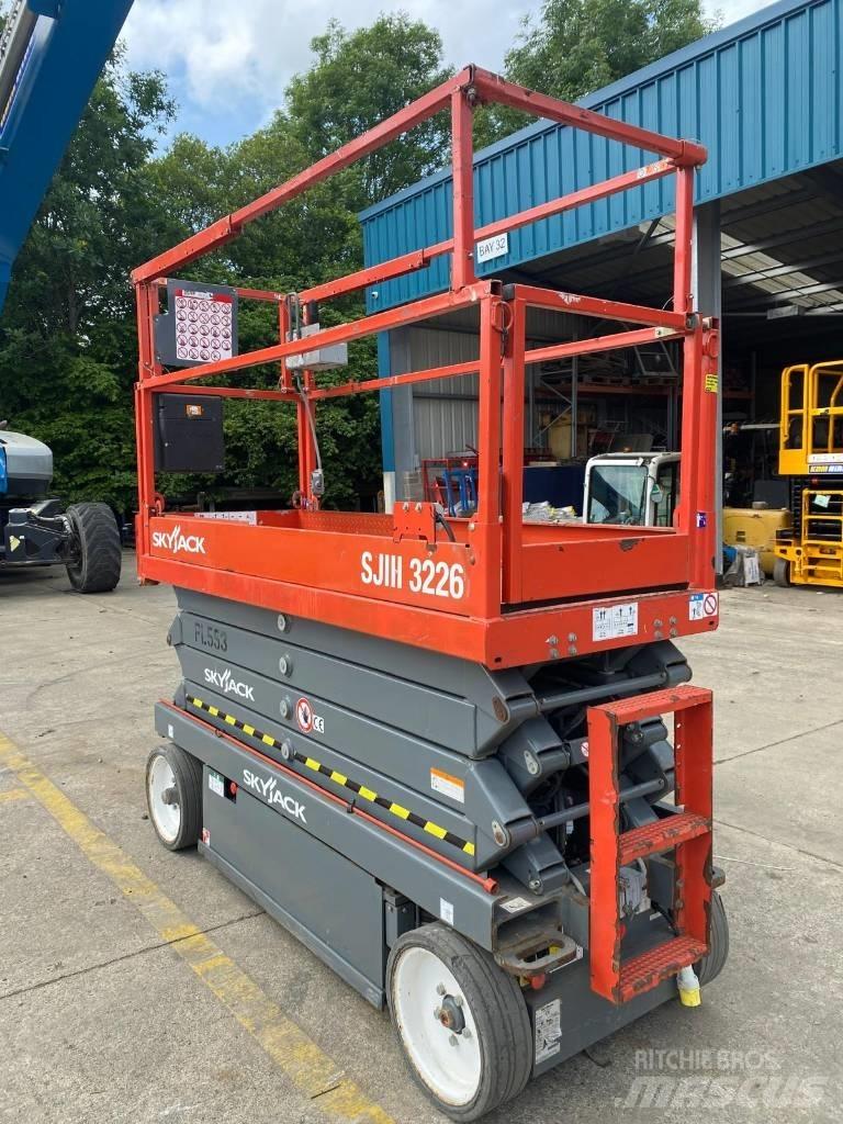 SkyJack SJ 3226 Ножничные подъемники