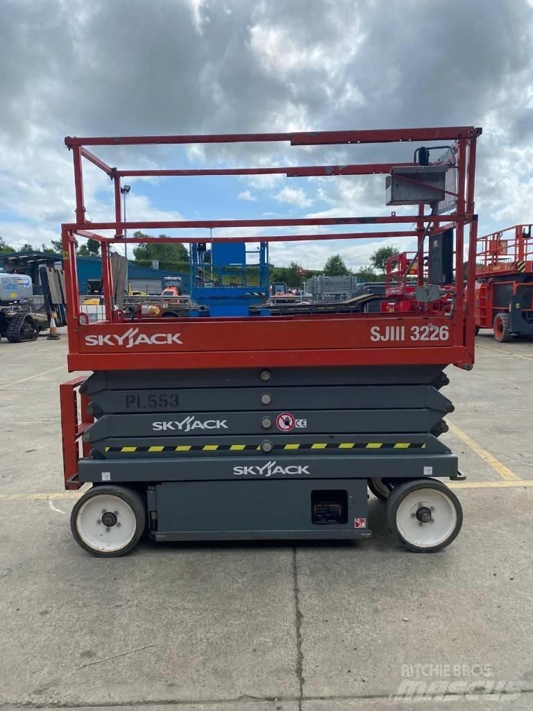 SkyJack SJ 3226 Ножничные подъемники