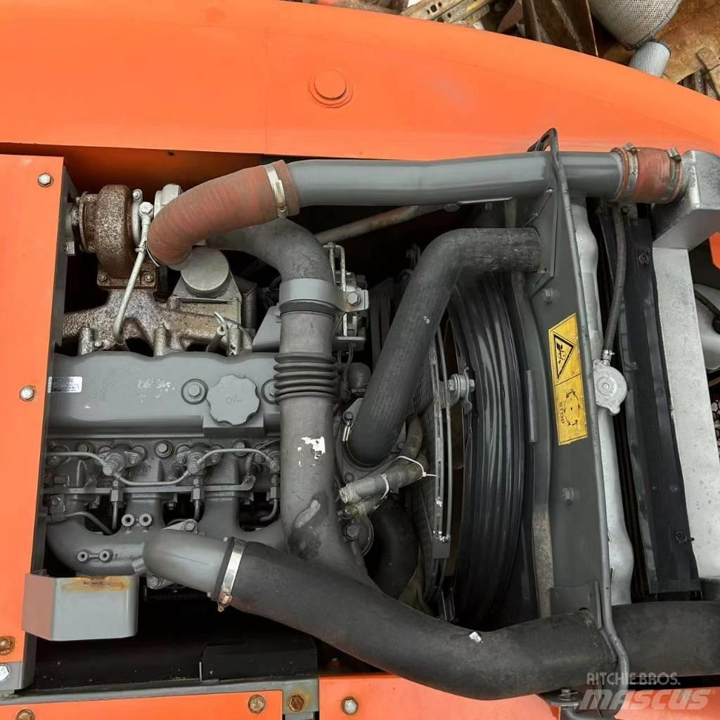 Hitachi ZX 120 Гусеничные экскаваторы