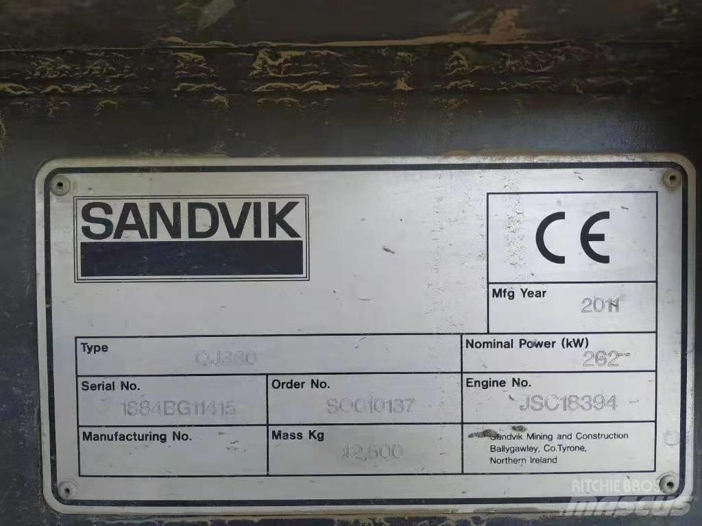 Sandvik QJ330 Мобильные дробилки