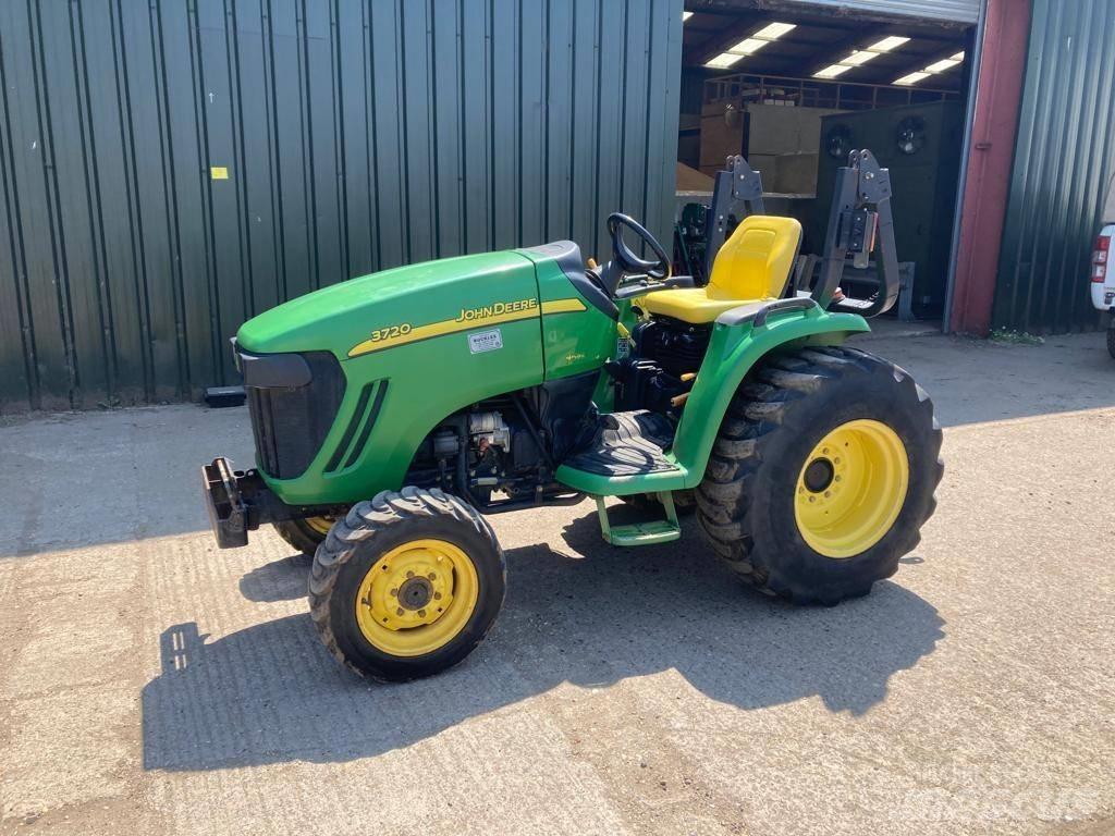 John Deere 3720 Трактора