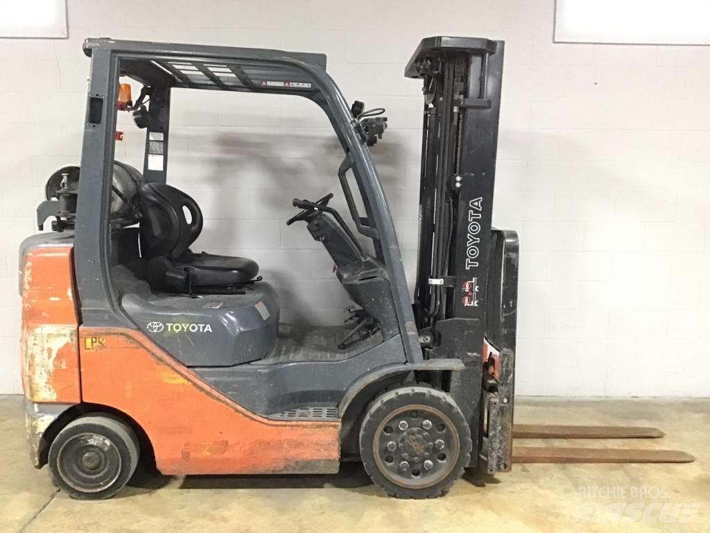 Toyota FGCU25 Другие складские механизмы