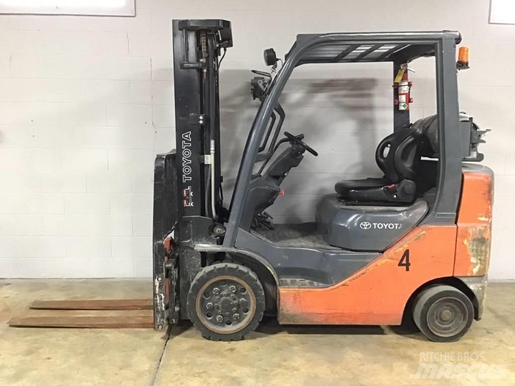 Toyota FGCU25 Другие складские механизмы