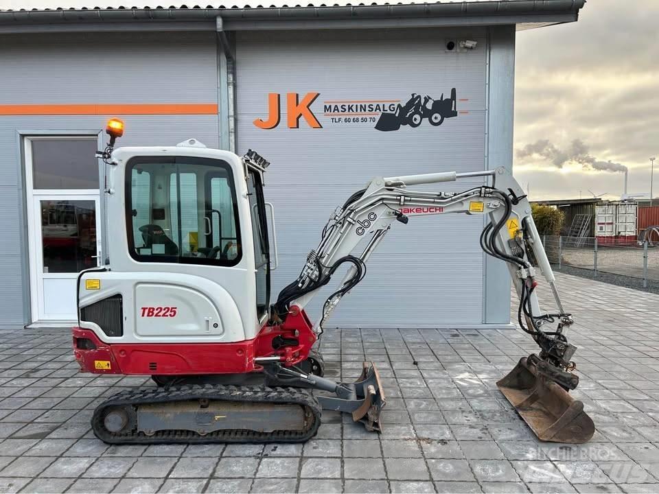 Takeuchi TB 225 Мини-экскаваторы