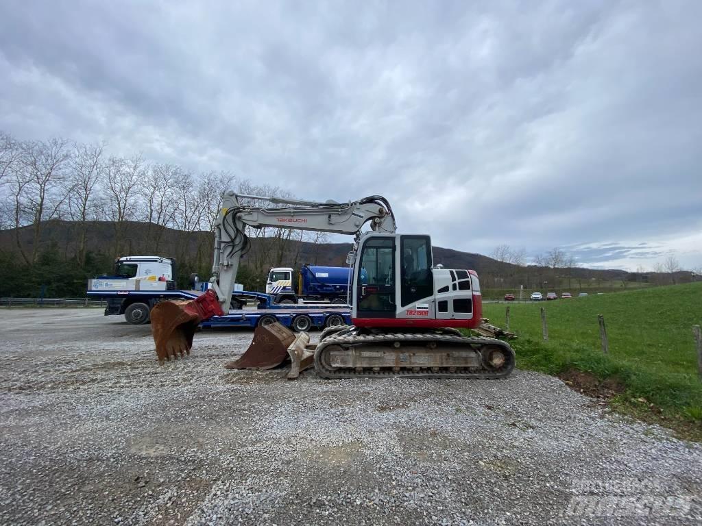 Takeuchi TB 2150 R Гусеничные экскаваторы