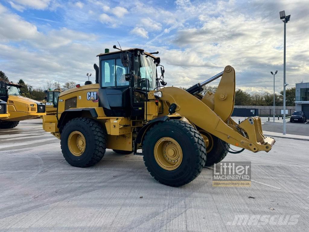 CAT 938 M Фронтальные погрузчики