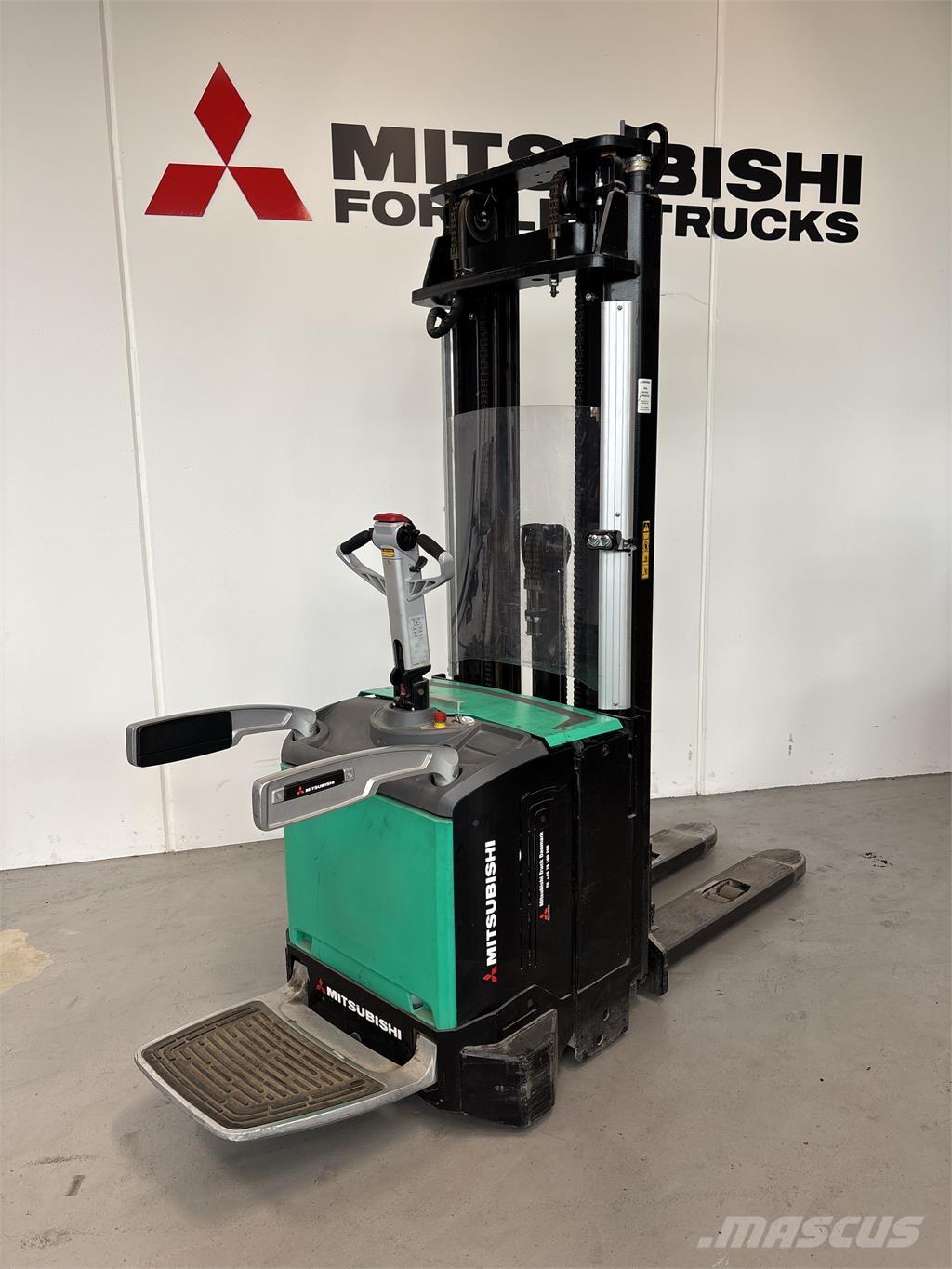 Mitsubishi SBV16N Самоходные электроштабелёры