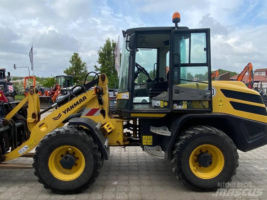 Yanmar V100 Фронтальные погрузчики
