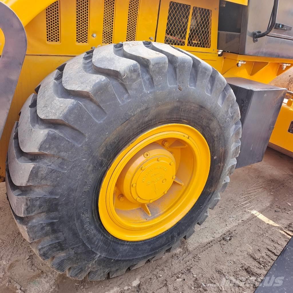 XCMG XS 203 J Грунтовые катки