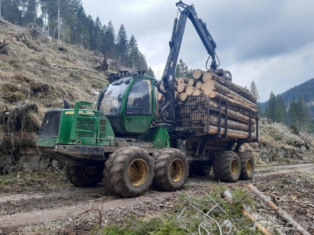 John Deere 1110 E Форвардеры