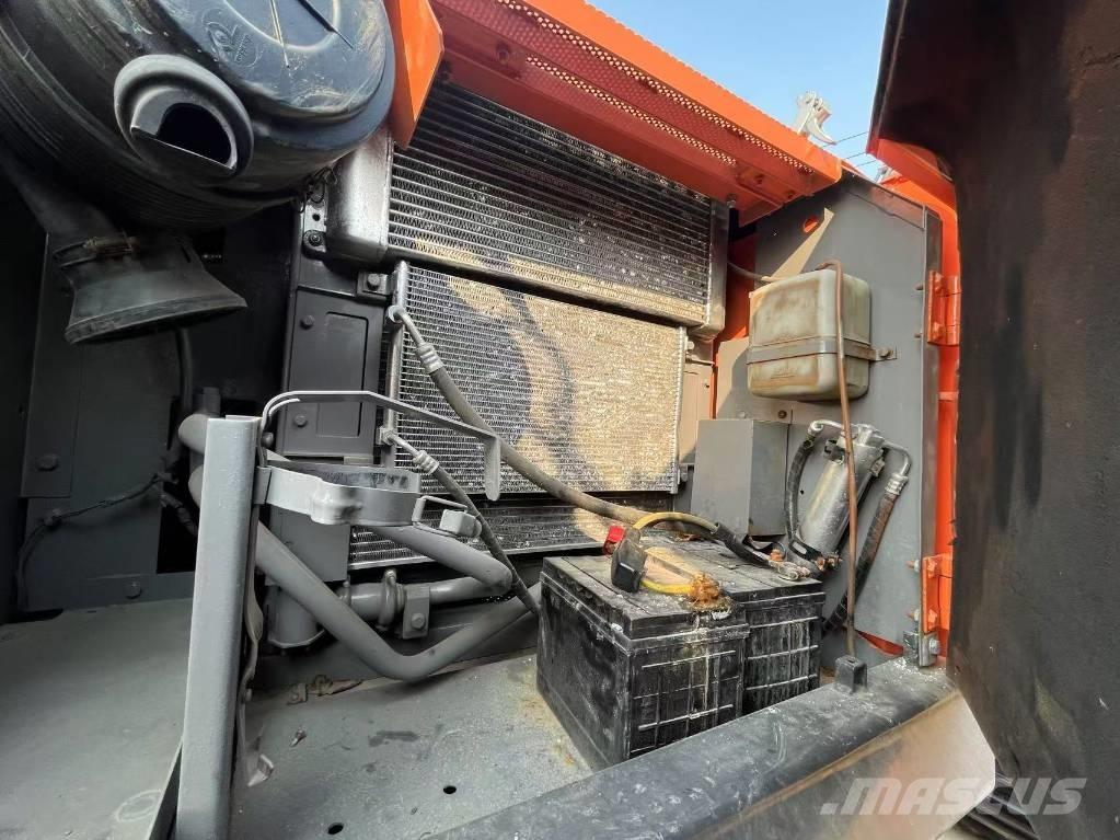 Hitachi ZX 160 Гусеничные экскаваторы