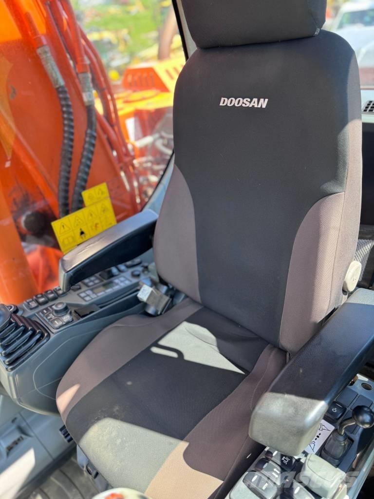 Doosan DX 140 W-3 Колёсные экскаваторы