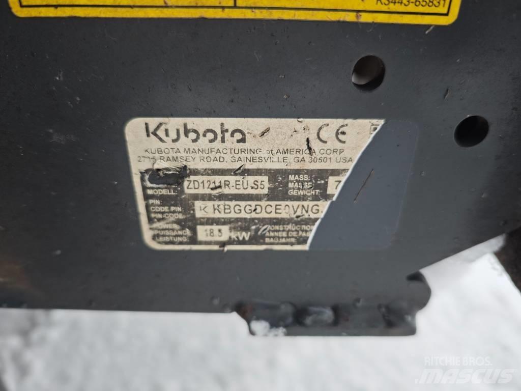 Kubota ZD 1211 Самоходные газонокосилки