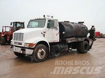 International 8100 Асфальтоукладчики
