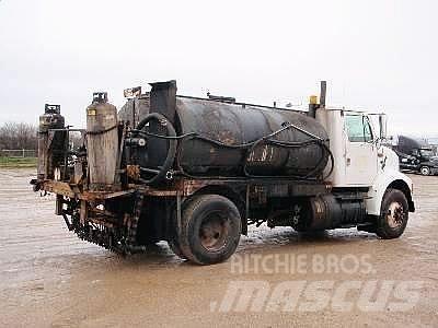 International 8100 Асфальтоукладчики