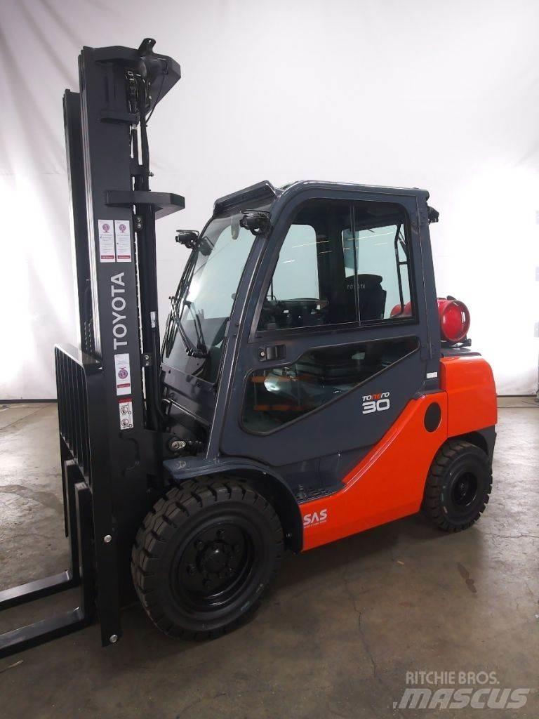 Toyota 02-8FGF30 Газовые погрузчики