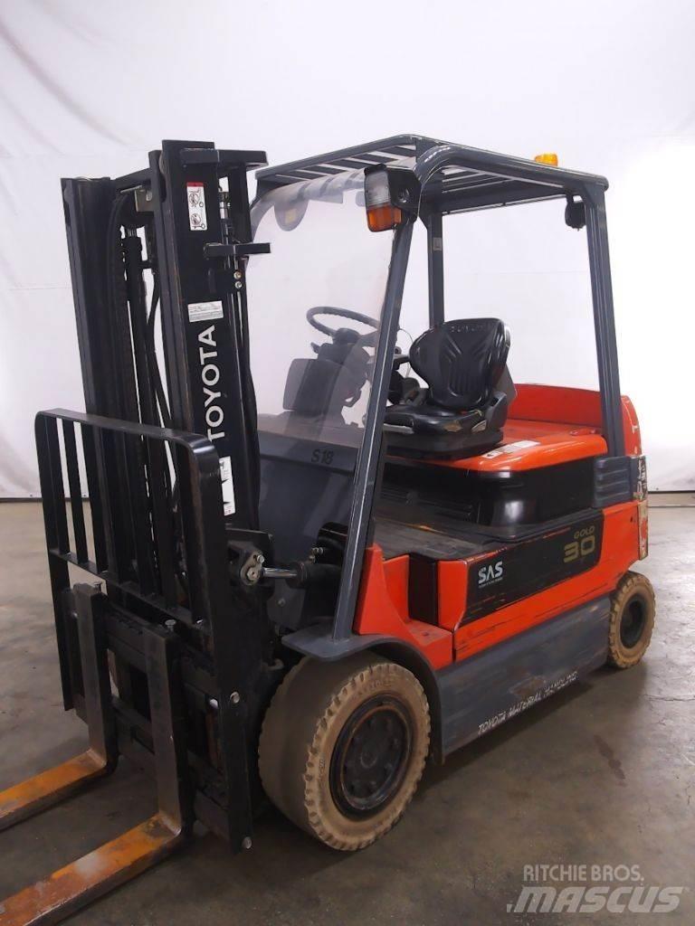 Toyota 7FBMF30 Электропогрузчики