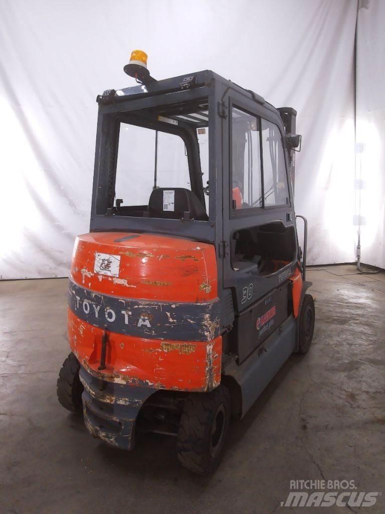 Toyota 7FBMF30 Электропогрузчики