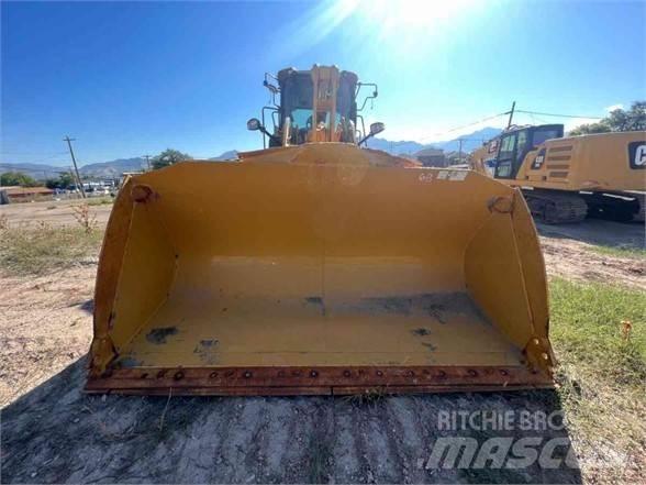 CAT 938M Фронтальные погрузчики