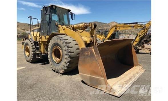 CAT 966G Фронтальные погрузчики
