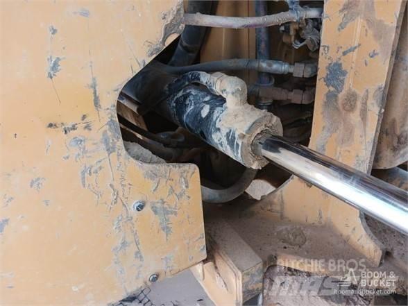CAT 982M Фронтальные погрузчики