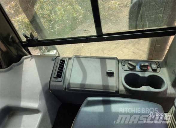 CAT D3 Гусеничные бульдозеры
