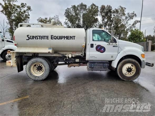 Ford F750 Поливочные машины