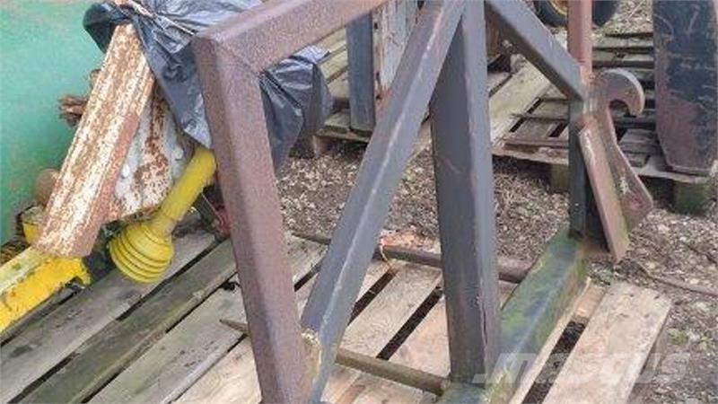  Ålø Навесные фронтальные погрузчики
