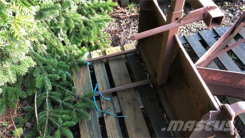  Ålø Навесные фронтальные погрузчики
