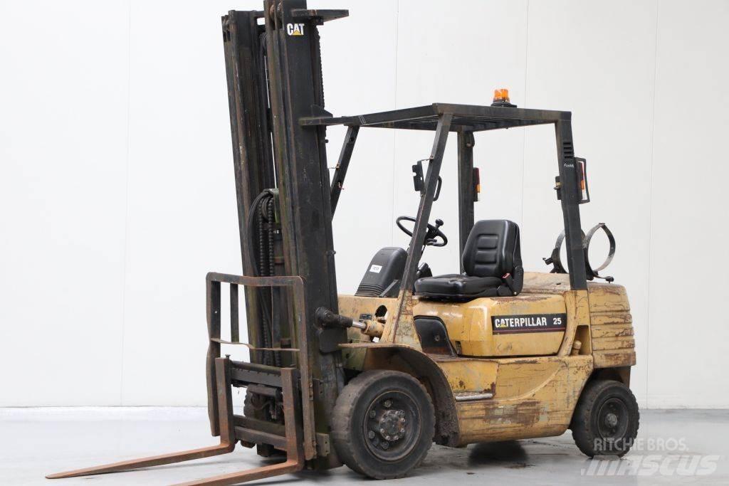 CAT GP25 Газовые погрузчики
