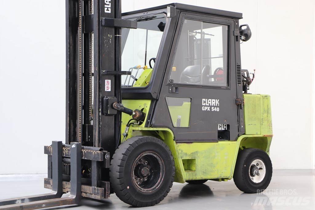 Clark GPX 40 Газовые погрузчики