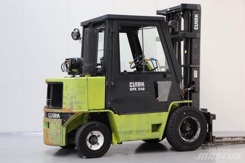 Clark GPX 40 Газовые погрузчики