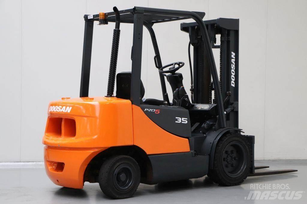 Doosan D35S Дизельные погрузчики