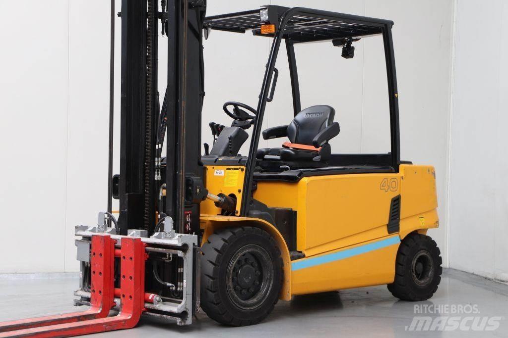 Hyundai 40B-9 Электропогрузчики