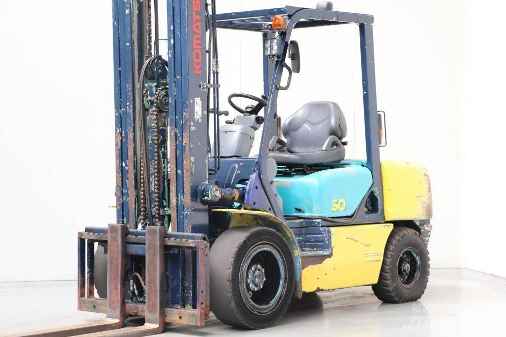 Komatsu FD30HT-12 Дизельные погрузчики