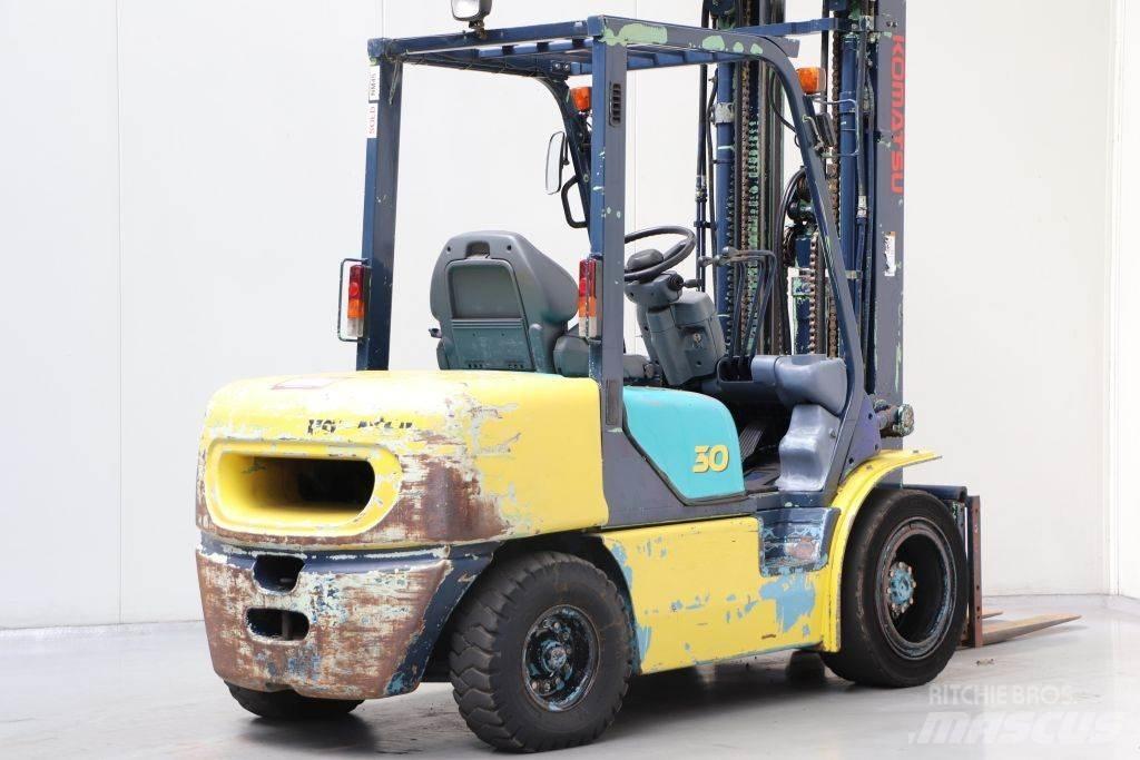 Komatsu FD30HT-12 Дизельные погрузчики