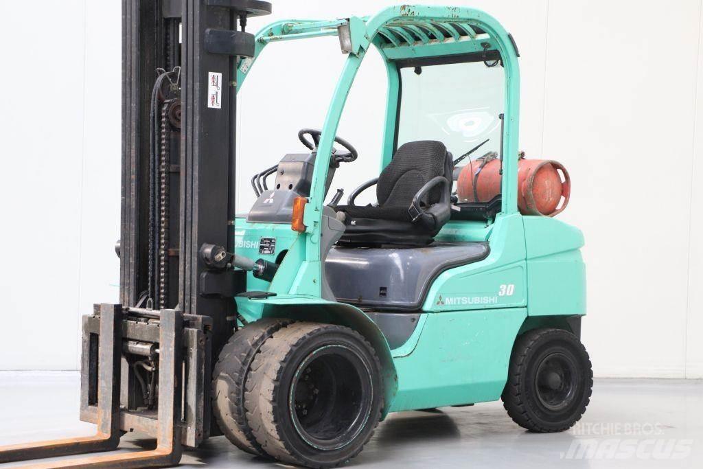 Mitsubishi FG30N Газовые погрузчики