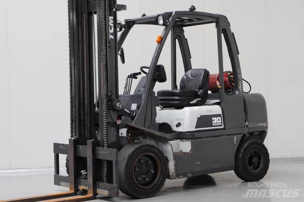 Nissan UG1D2A30LQ Газовые погрузчики