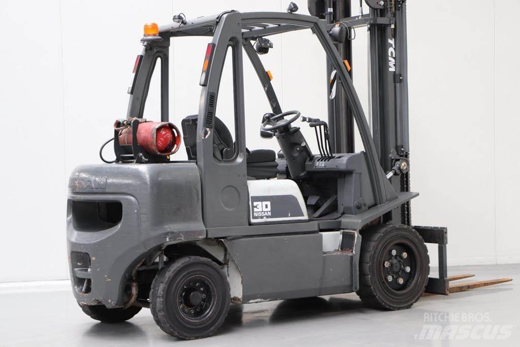 Nissan UG1D2A30LQ Газовые погрузчики