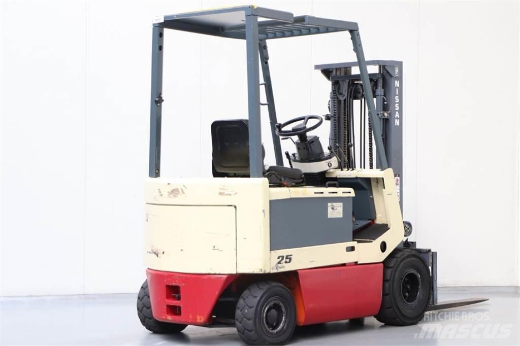 Nissan UM02L25U Электропогрузчики