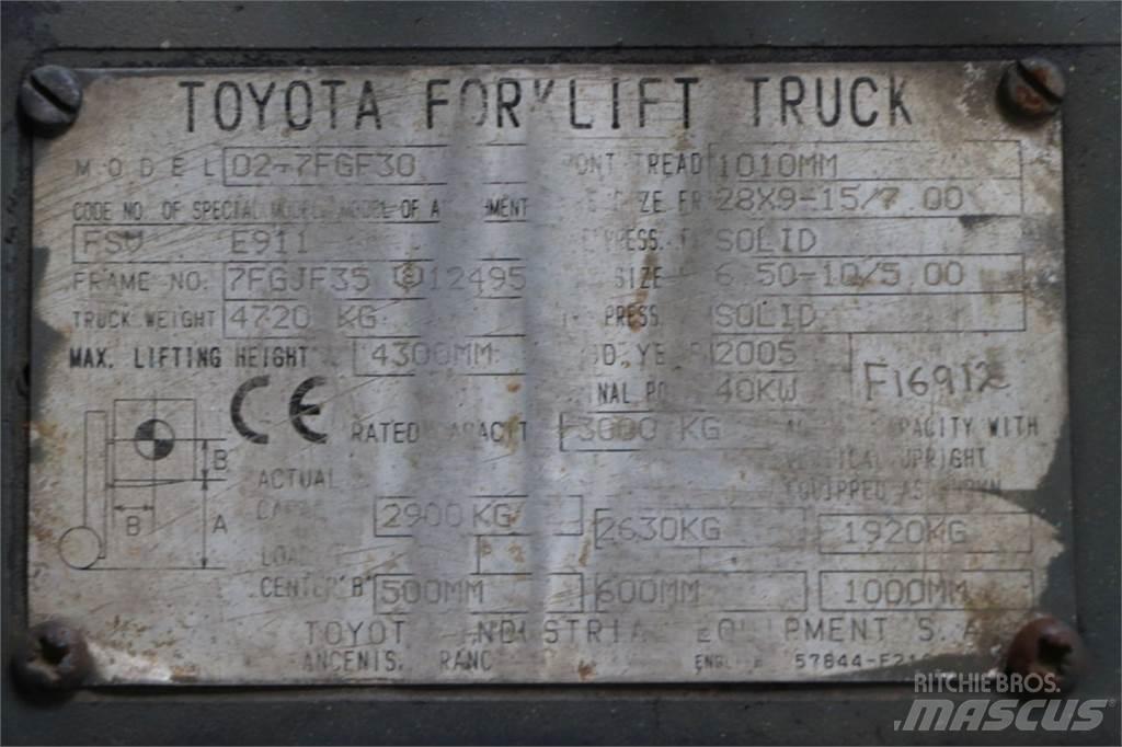 Toyota 02-7FGF30 Газовые погрузчики