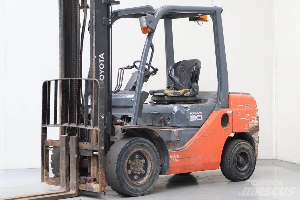 Toyota 02-8FDF30 Дизельные погрузчики